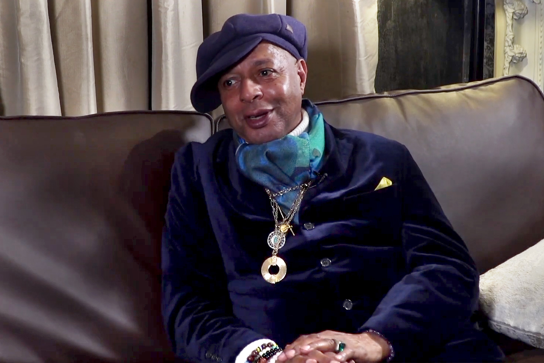 52cb6b90-7002-11ea-bf12-a9e74189195b-Cat in a tree jarkko-johan-soderstrom-bSmIx7XFijE-unsplash leee-john